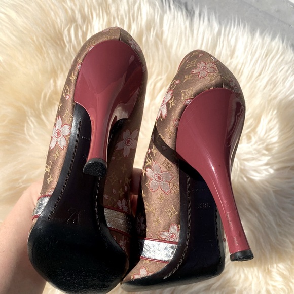 Stunning LUIS VUITTON a classy heels in size 38.5 - Picture 15 of 15